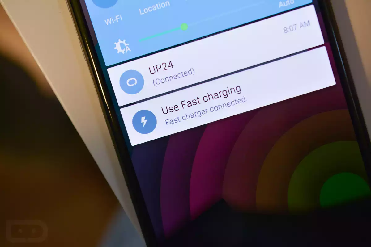 Скорость заряда с Qualcomm Quick Charge и с обычным зарядным устройством