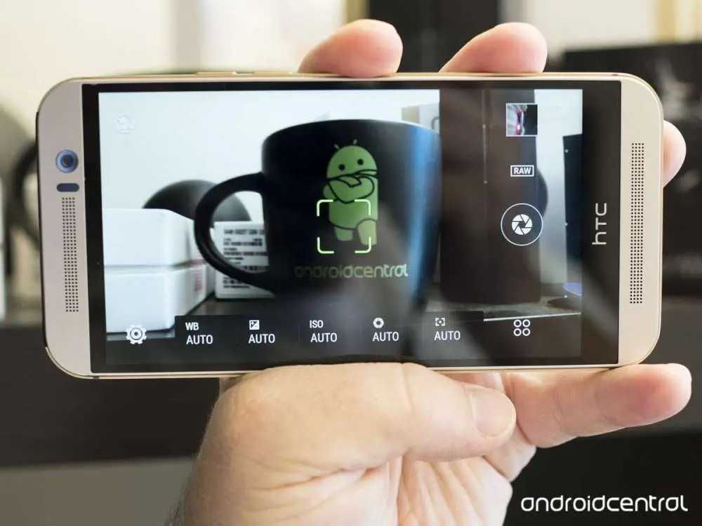 HTC One M9 Научился снимать в RAW