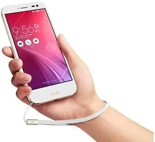 Asus представила ZenFone Zoom в Москве