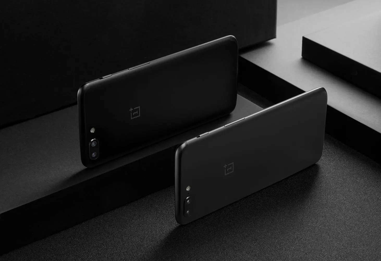Старт официальных продаж OnePlus 5 в России 11 августа