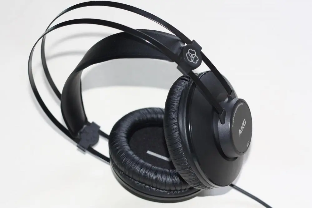 Рассматриваем и пробуем наушники AKG K52
