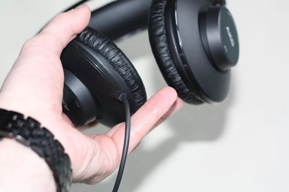 Рассматриваем и пробуем наушники AKG K52