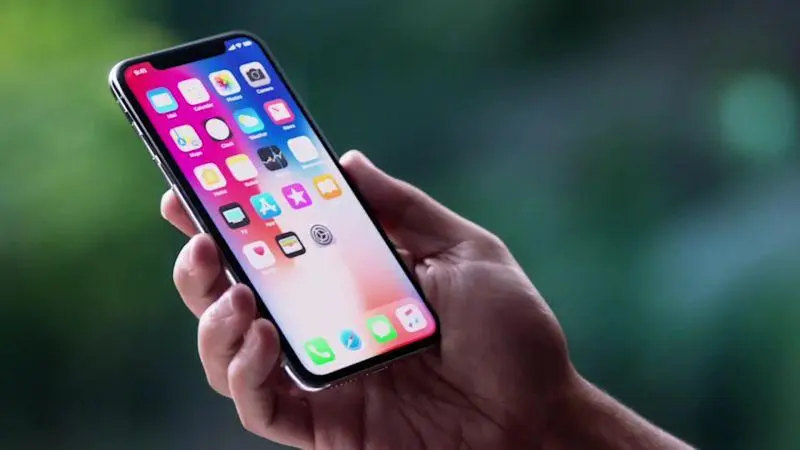 Тим Кук считает, что если отказаться от кофе, всем хватит денег на iPhone X