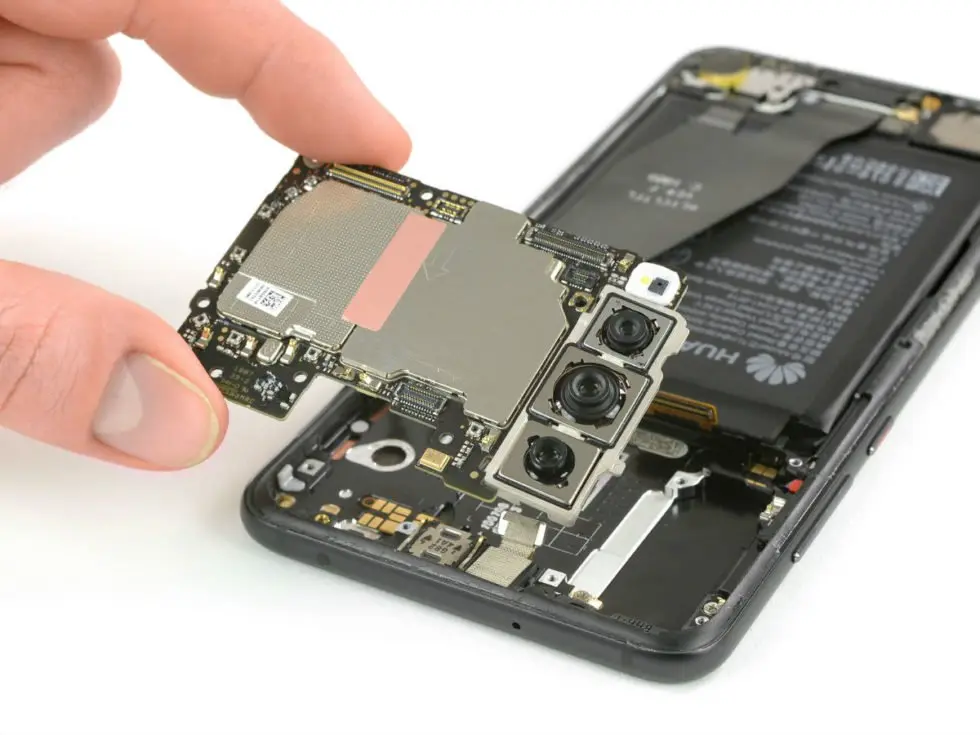 Каков Huawei P20 а разборке? Оценили специалисты iFixit