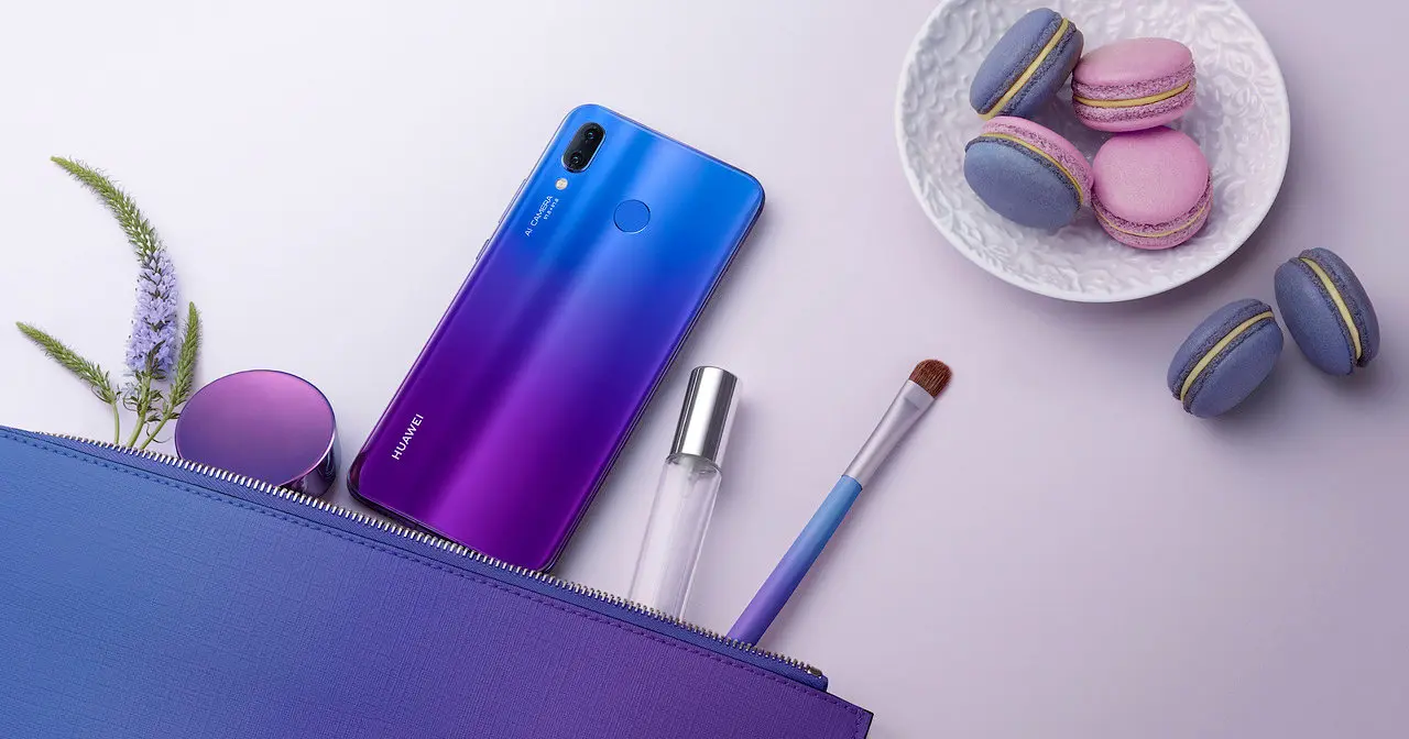 Флагманский Huawei Nova 3 поступает в продажу в России