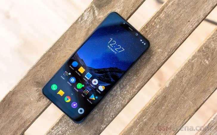 Xiaomi Poco F1 задал жару — реальный флагман за 300$