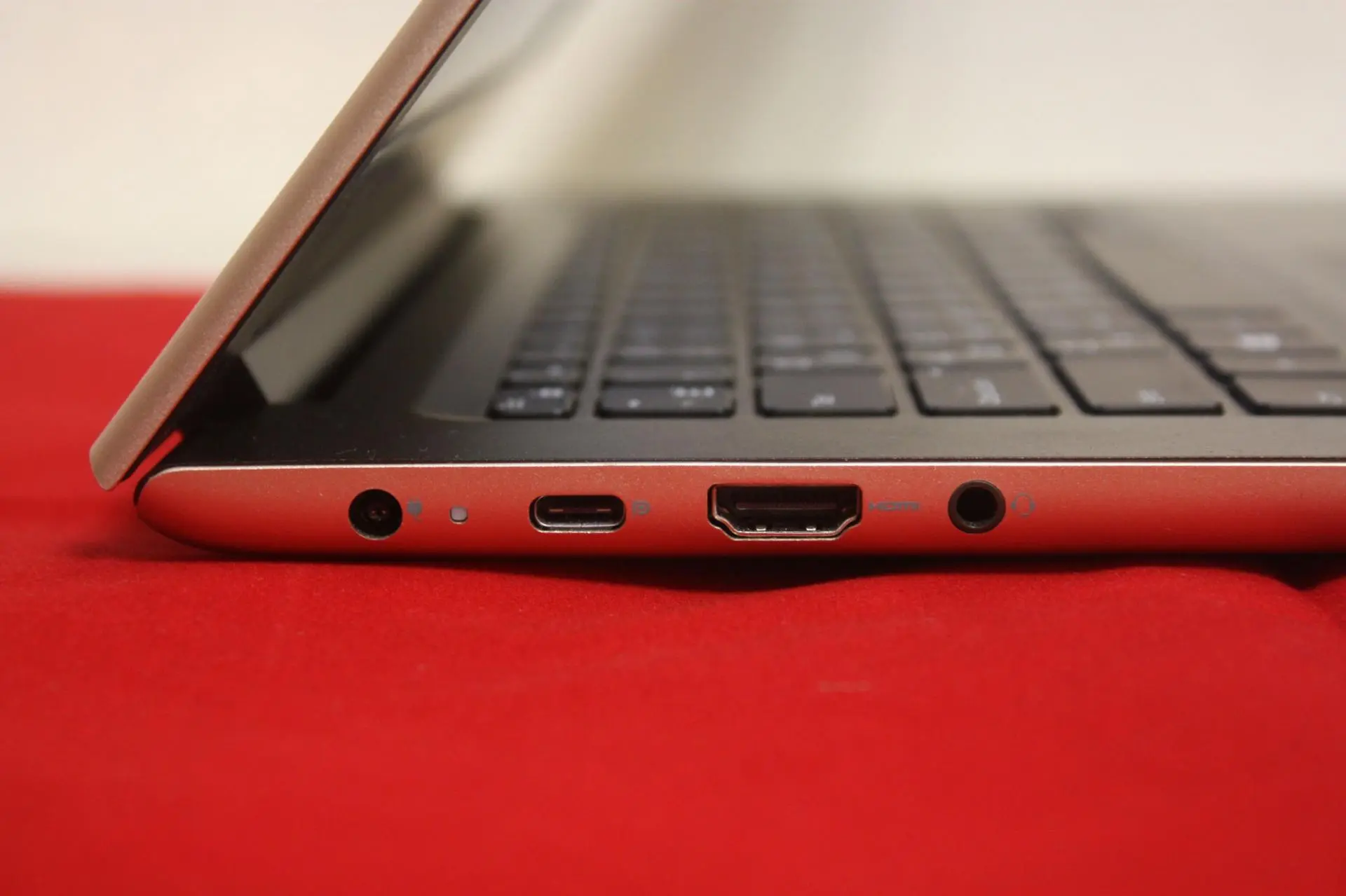 Обзор ноутбука Dell Vostro 5471