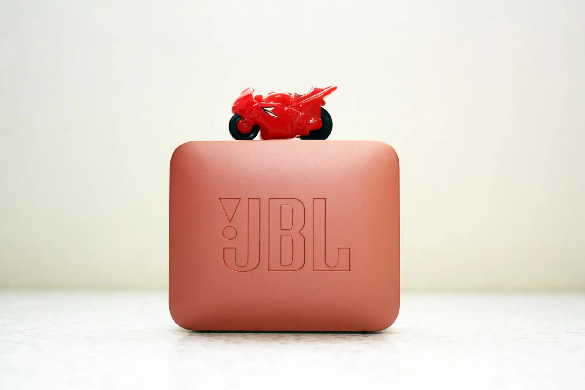 Обзор портативной беспроводной колонки JBL Go&nbsp;2