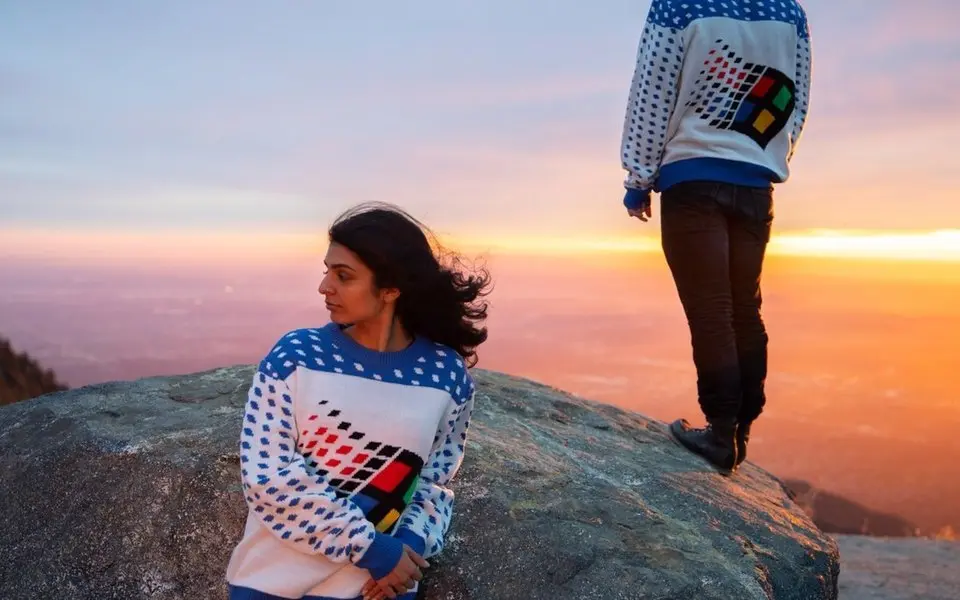 Свитер в стиле Windows 95 можно получить у Microsoft
