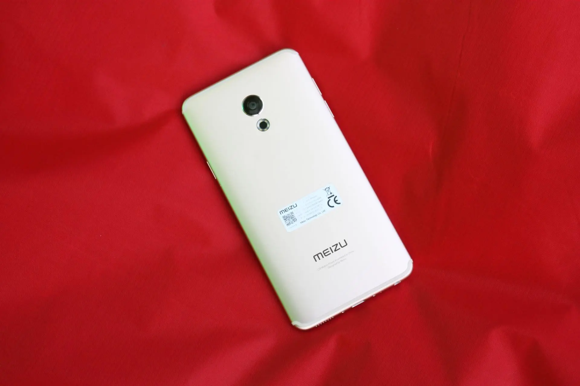 Обзор смартфона Meizu 15 Lite
