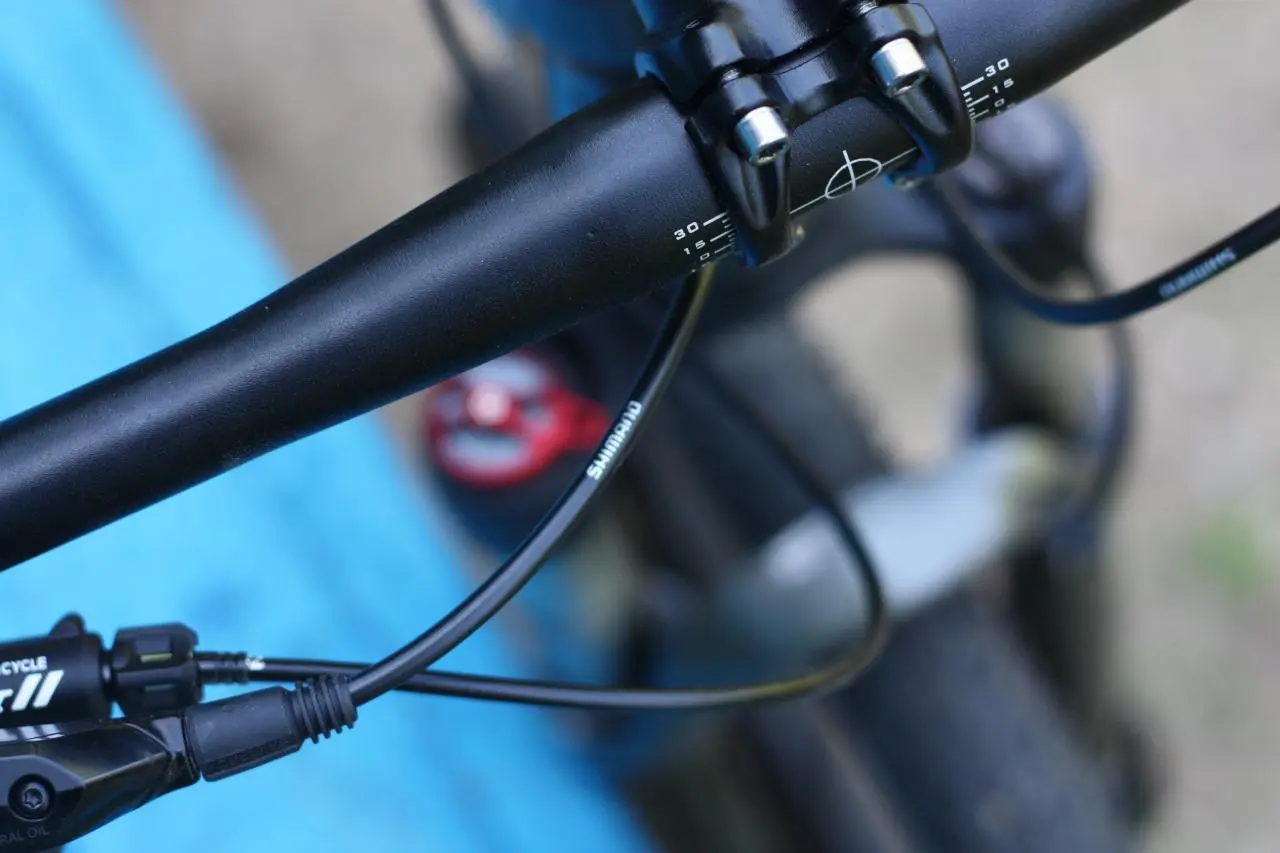Горный велосипед Xiaomi QiCycle XC650 Smart Mountain Bike можно купить дешевле, чем в Китае