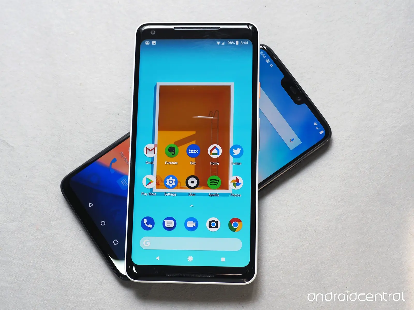 OnePlus 6 или Pixel 2 XL, кого лучше купить?