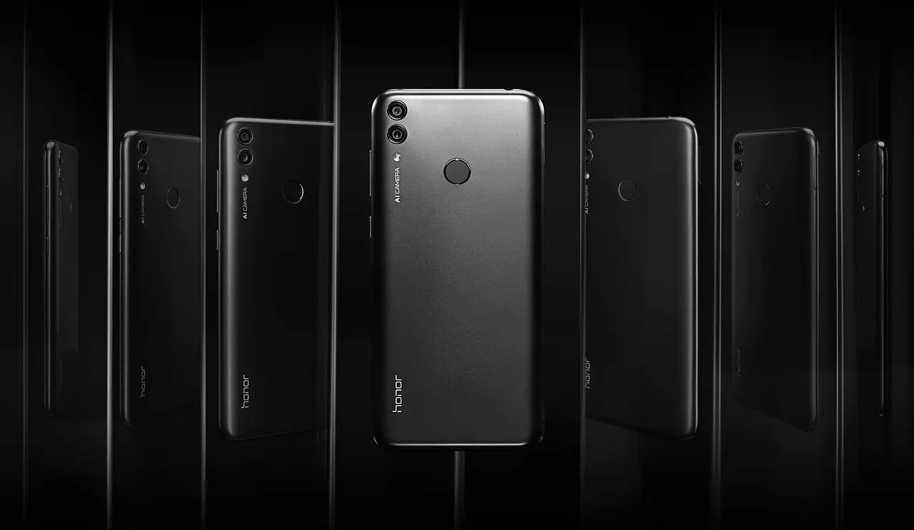 Honor 8C станет вашим за 12990 рублей