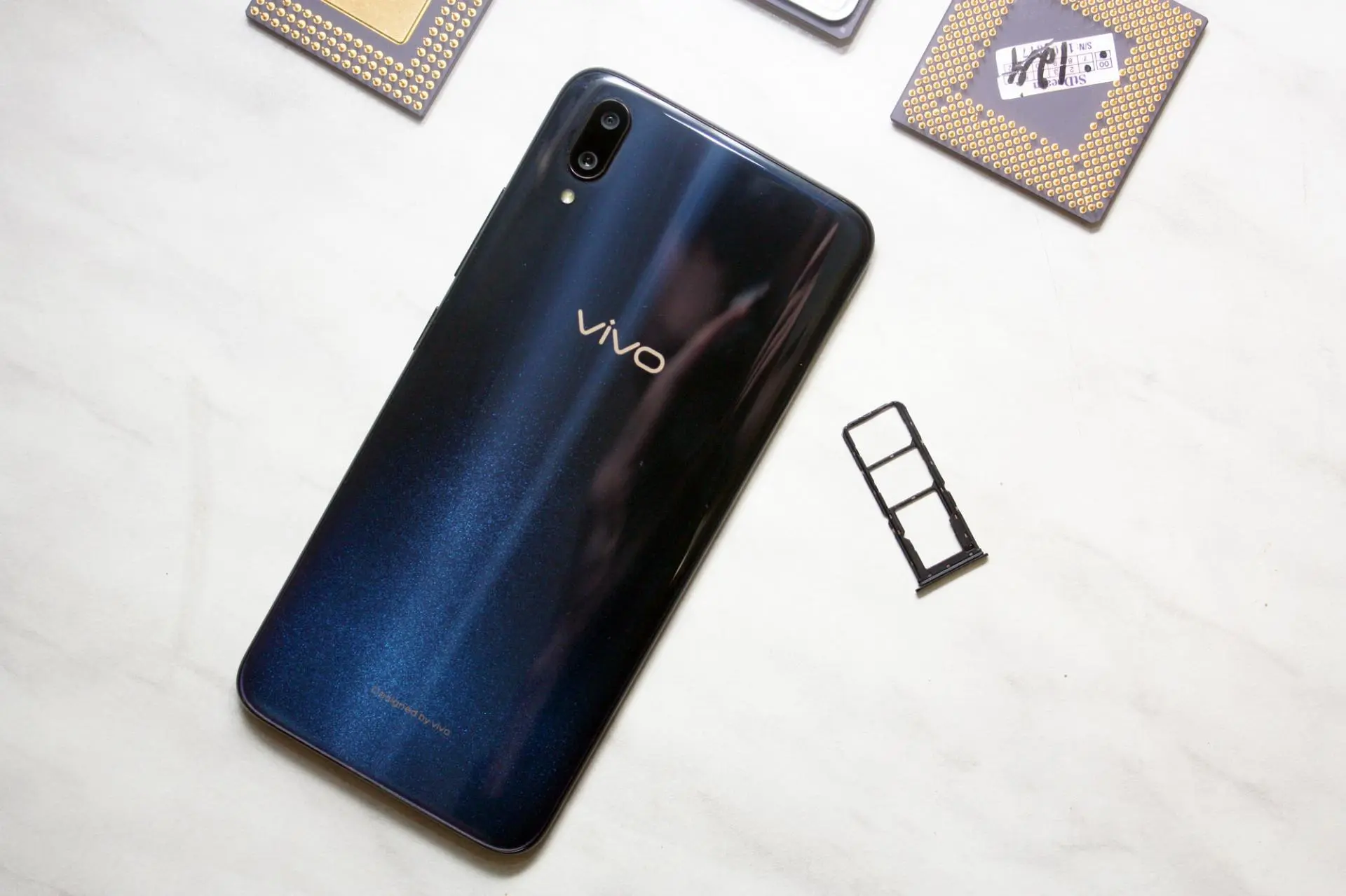 Обзор и тестирование смартфона Vivo V11
