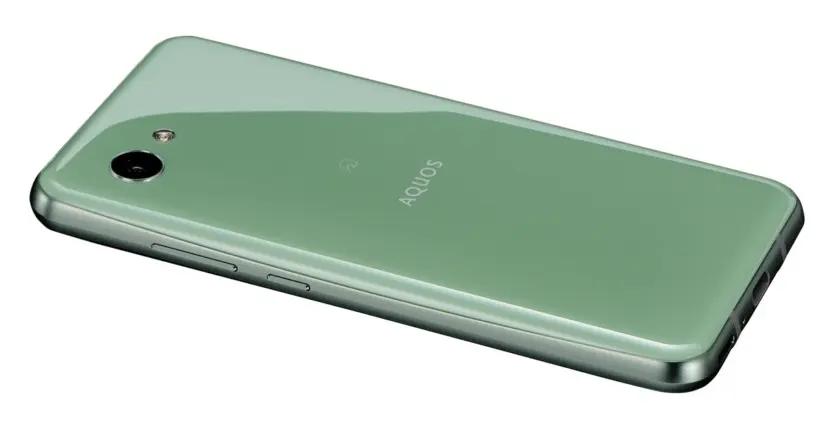Один из самых странных смартфонов 2018 года — Sharp Aquos R2 Compact