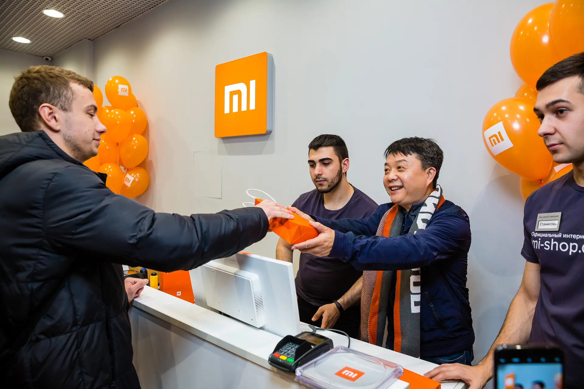 В&nbsp;магазинах Mi&nbsp;Store обслужили уже более 10 миллионов посетителей