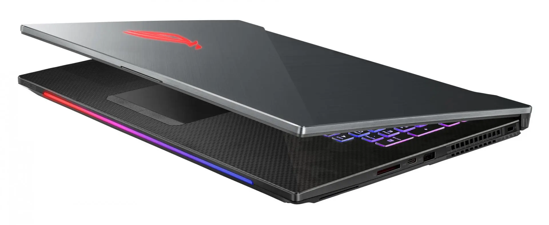 Asus Strix SCAR II (GL704) — игровой ноутбук с ультрабыстрым экраном