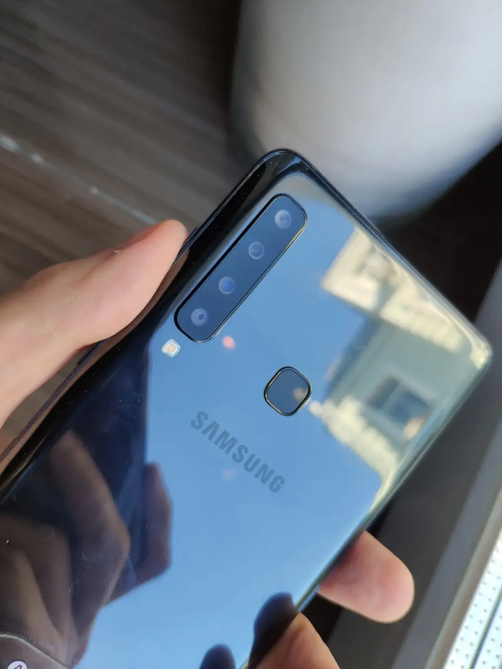 Samsung Galaxy A9 получил 4-сенсорную основную камеру? Он лучше Galaxy S9