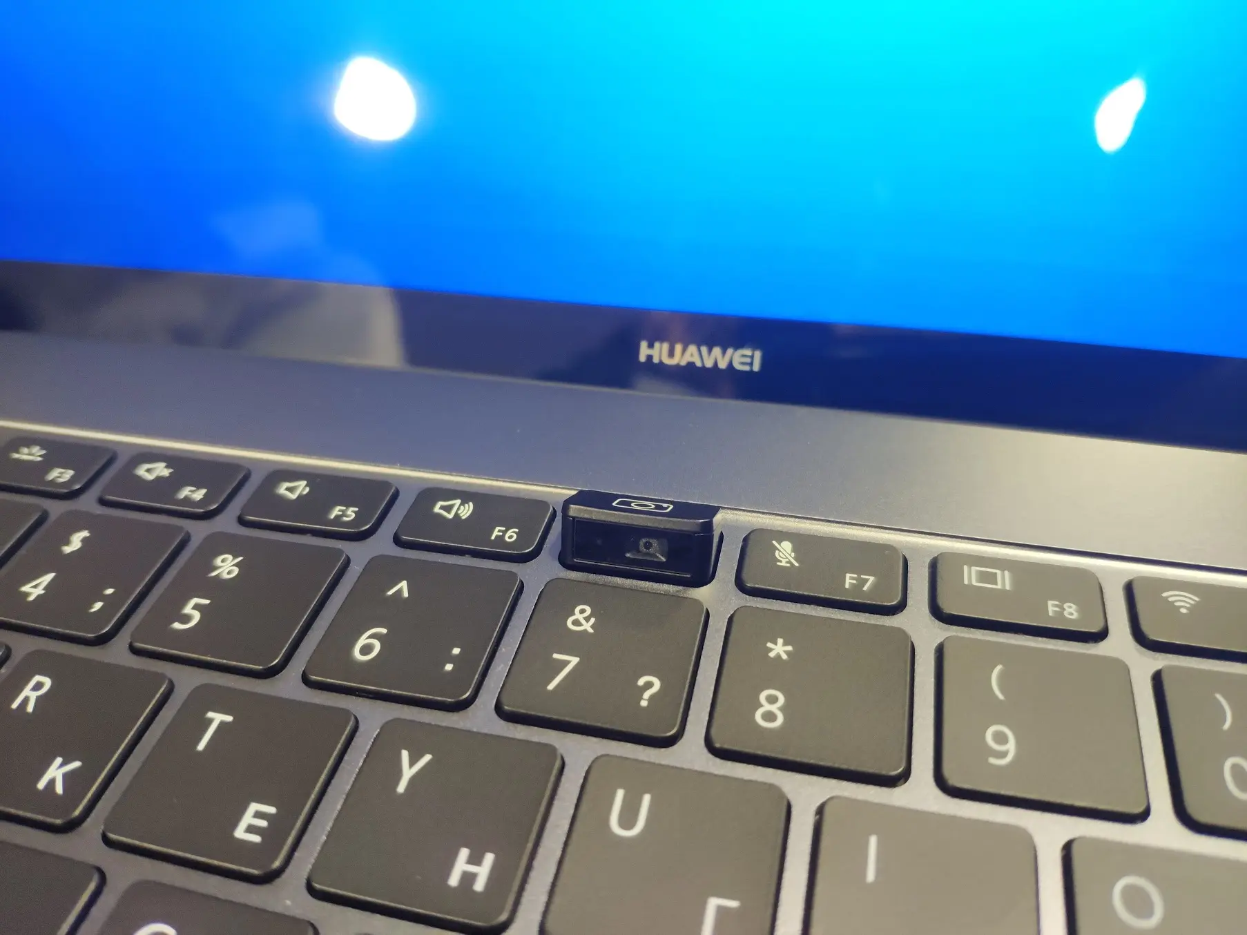 Huawei показала MateBook X Pro и обещает подарки за его покупку