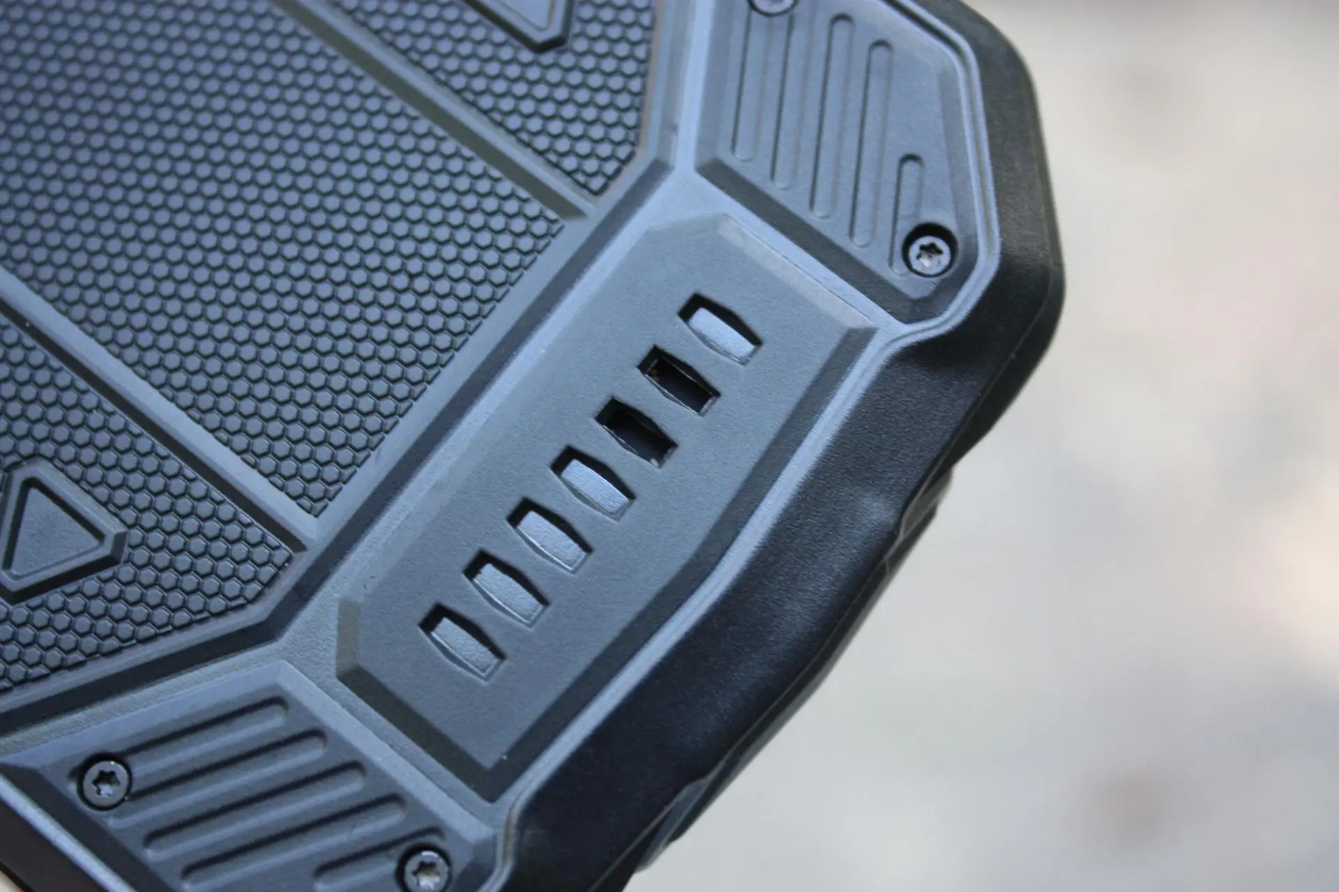 Обзор защищённого смартфона BQ&nbsp;Shark PRO (BQ-5003L)
