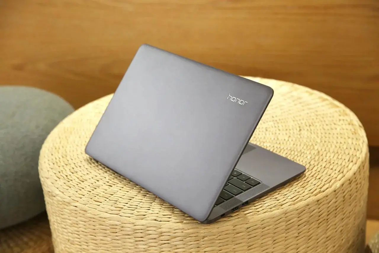 Honor добралась до&nbsp;ноутбуков. Встречайте HONOR MagicBook (VLT-W50)