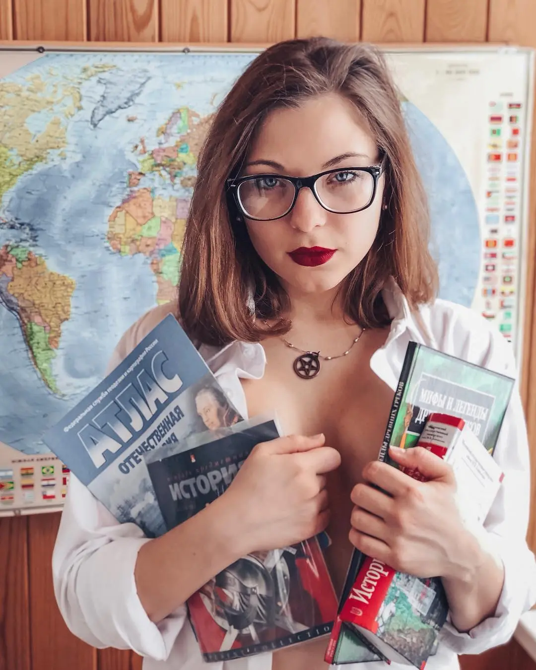 Протестный флешмоб #учителятожелюди запустили в Instagram
