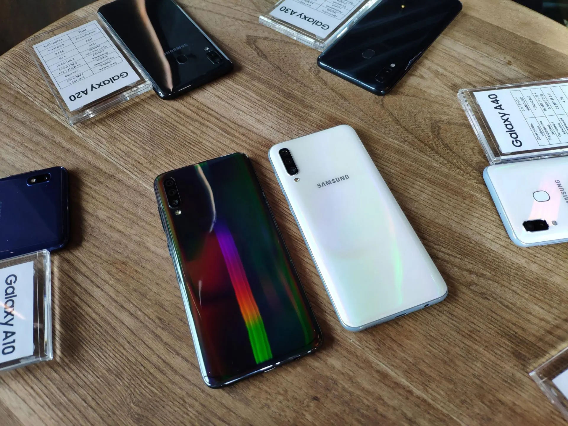 Samsung представила 7 смартфонов линейки A на&nbsp;любой вкус
