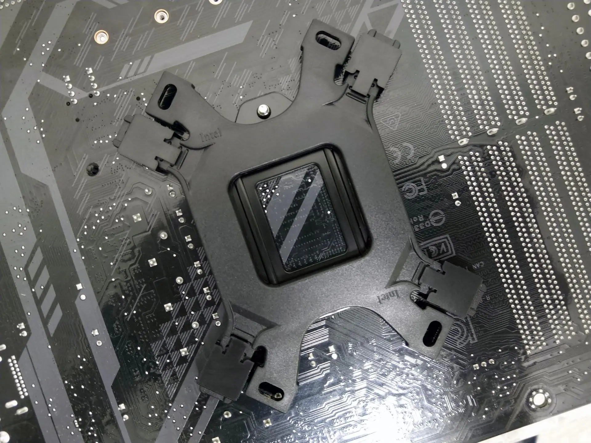 Обзор кулера Cooler Master Hyper 212 RGB Black Edition: заметно охладил и&nbsp;ускорил Intel Core i5-8500