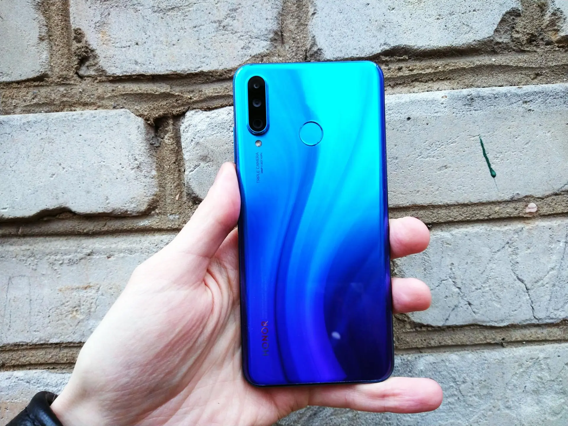 Обзор смартфона Honor 20s