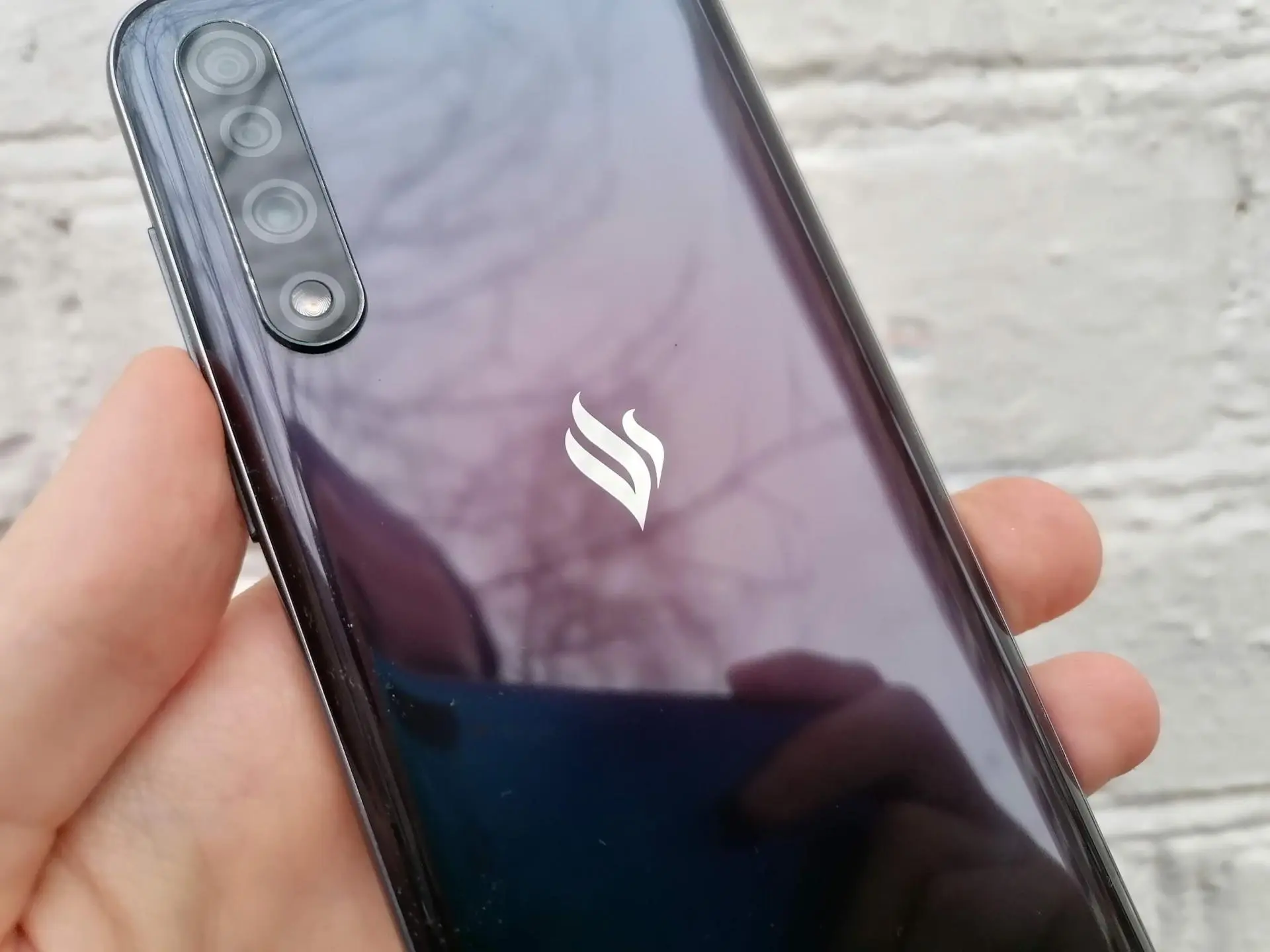 Смартфон Vsmart Live попал в десятку самых мощных устройств ноября в рейтинге AnTuTu