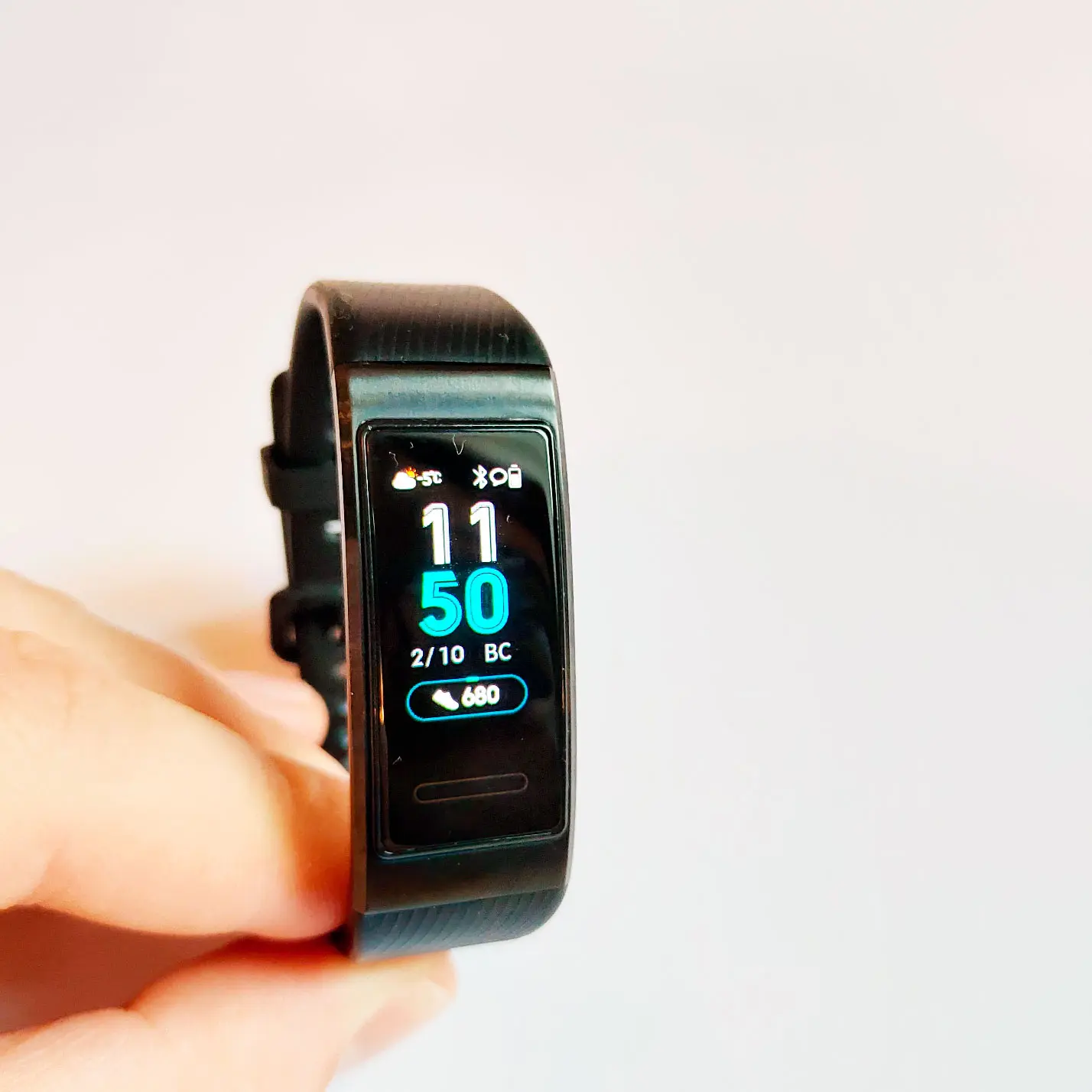 Обзор фитнес-браслета Huawei Band 3 Pro с цветным экраном