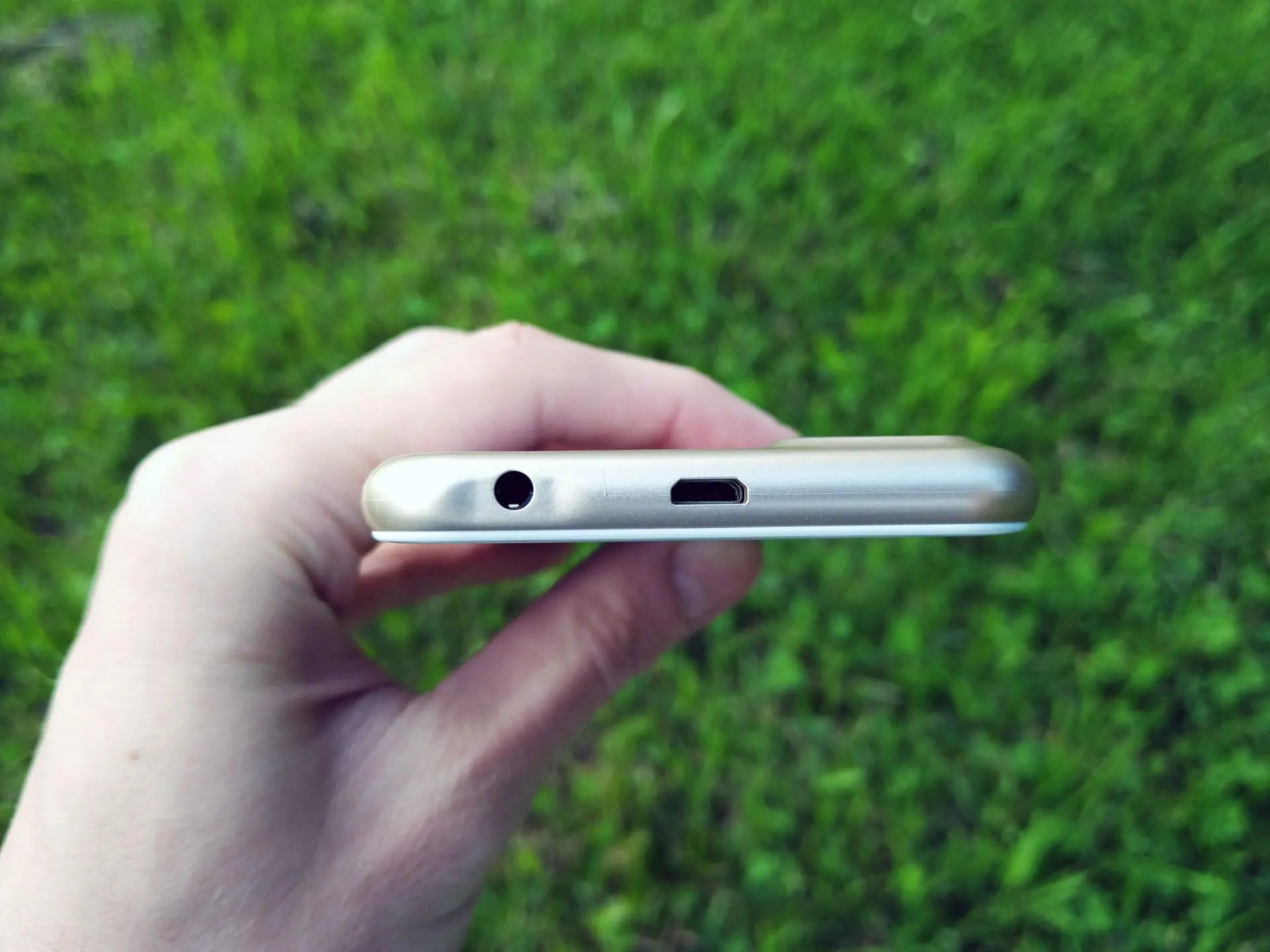 Обзор смартфона INOI kPhone
