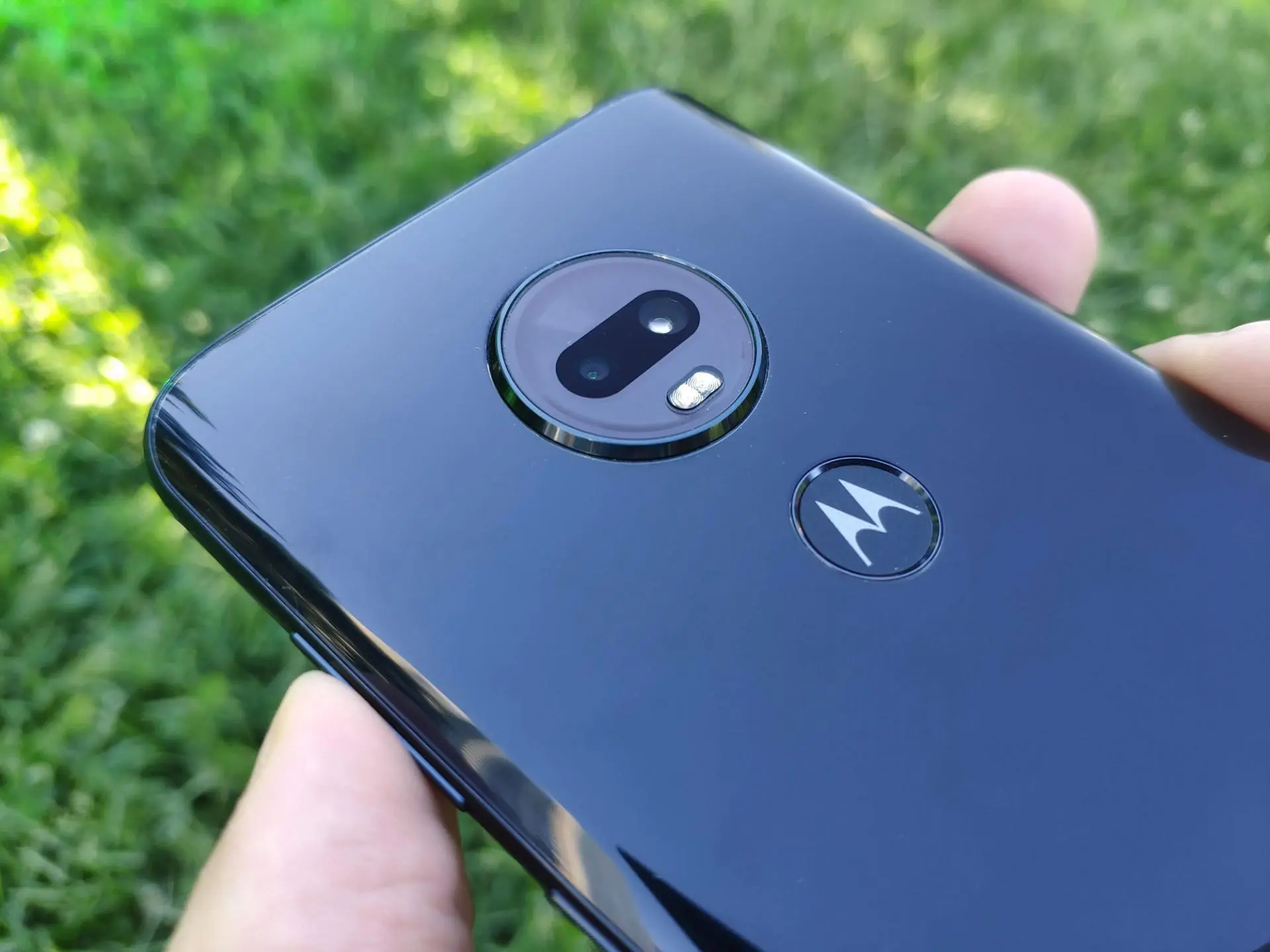 Обзор смартфона Motorola Moto G7 Plus