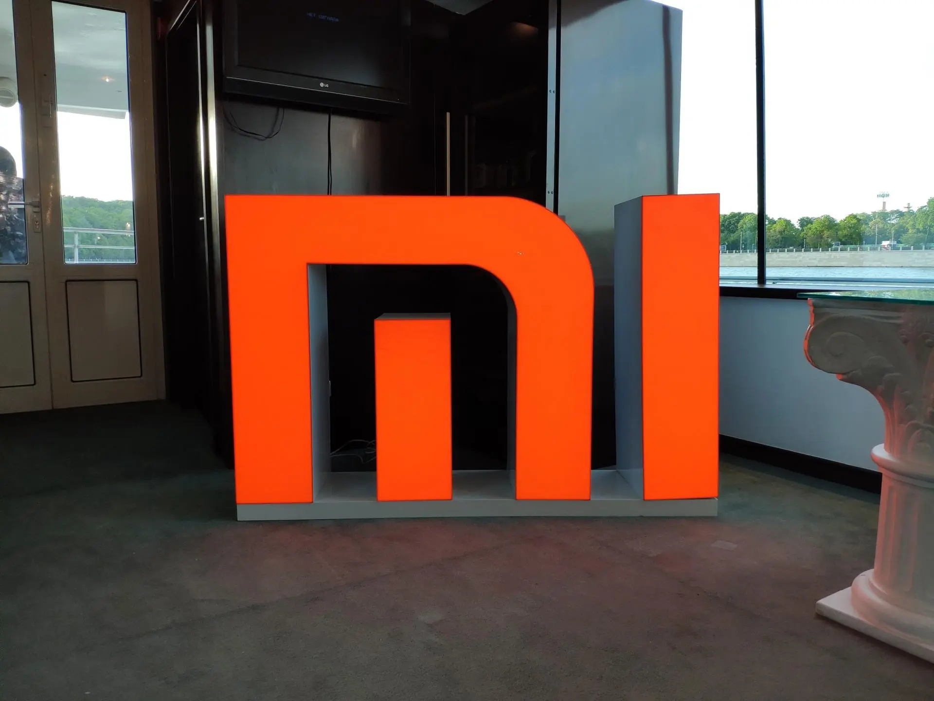 Скидки всем: Xiaomi объявила снижение цен на смартфоны