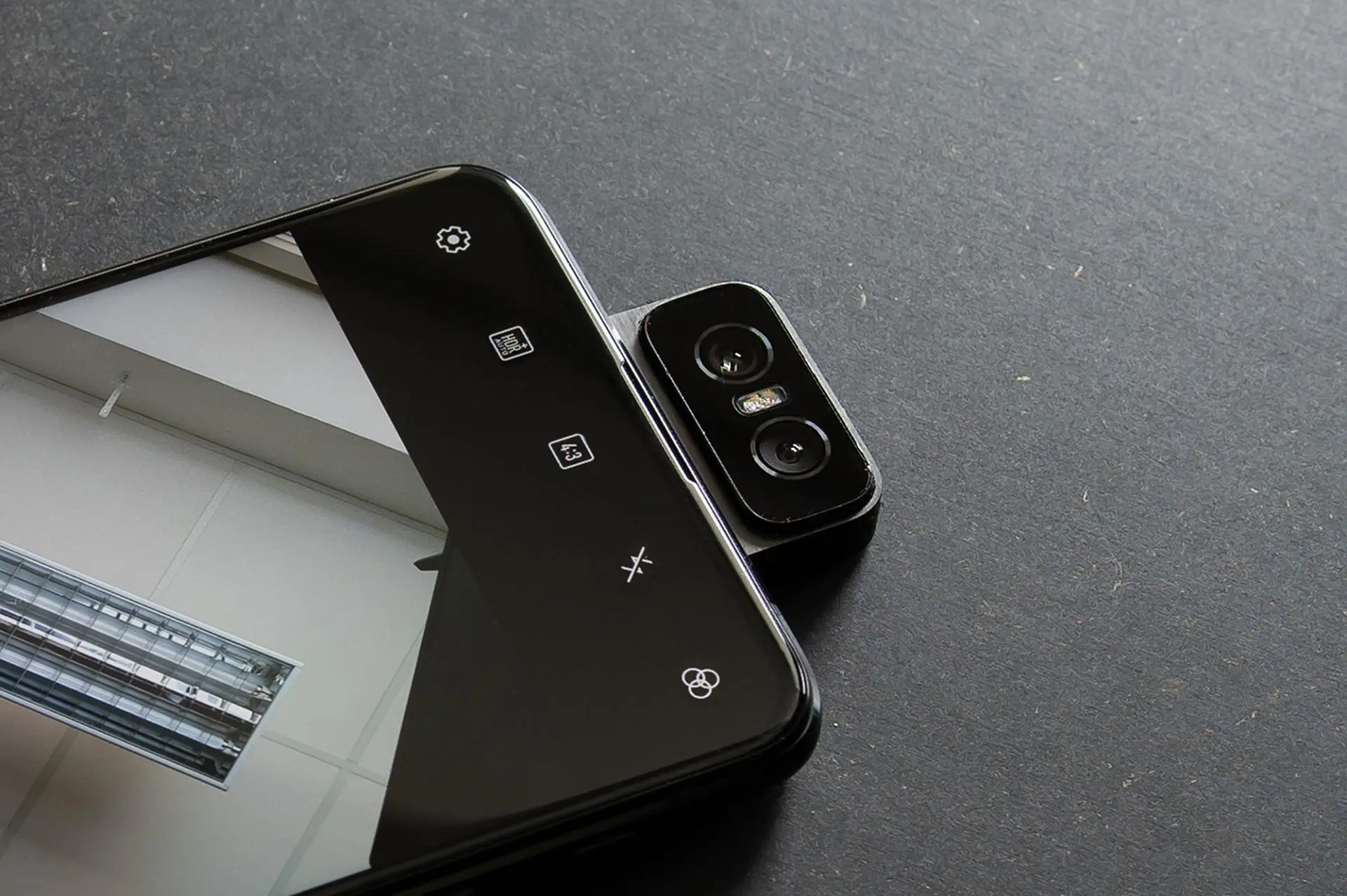 Asus Zenfone 6 готовится навести шорох на рынке смартфонов