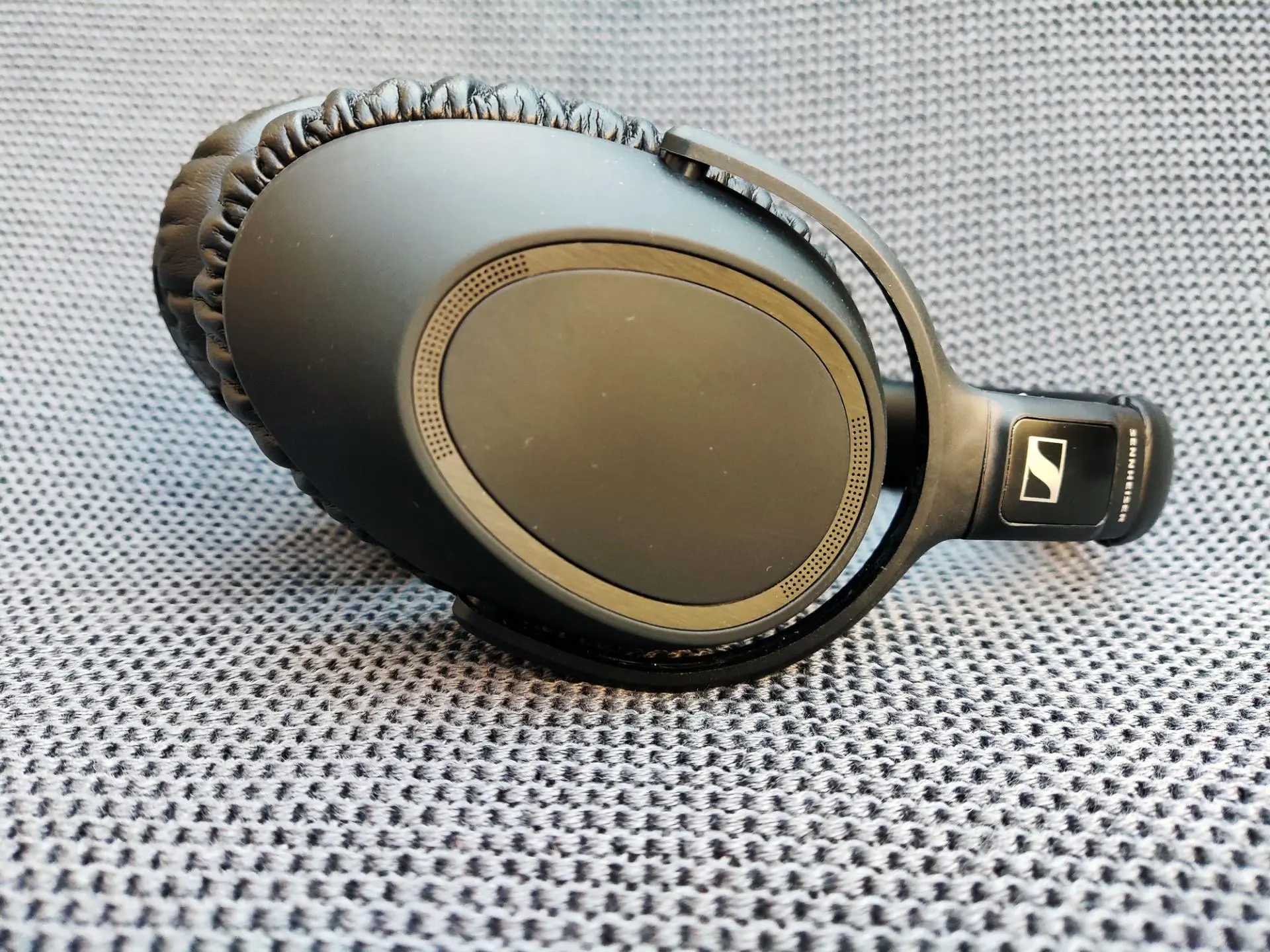 Обзор беспроводных наушников Sennheiser PXC 550-II Wireless