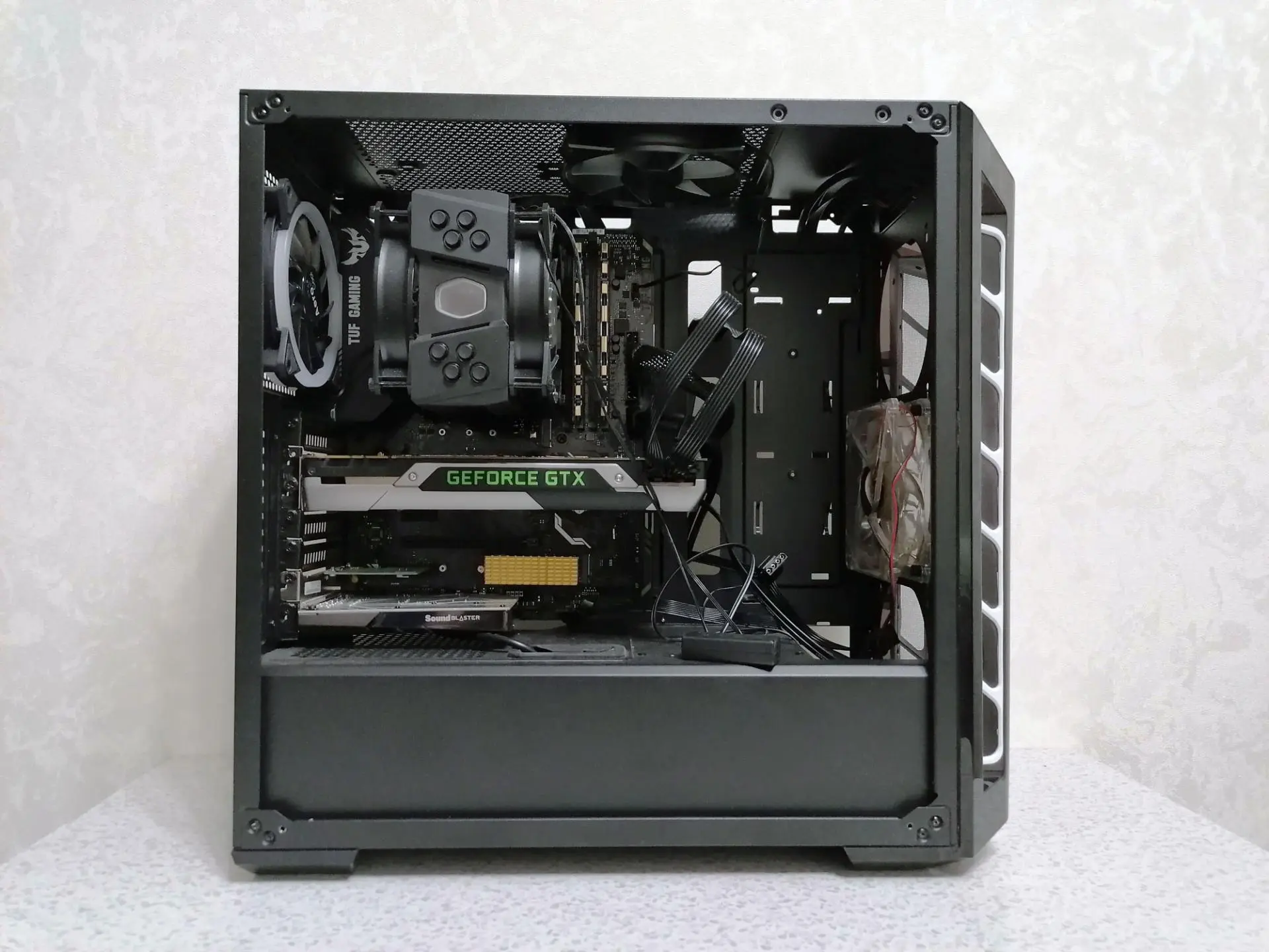 Обзор компьютерного корпуса Cooler Master MasterBox MB520 (MCB-B520-KANN-S02)