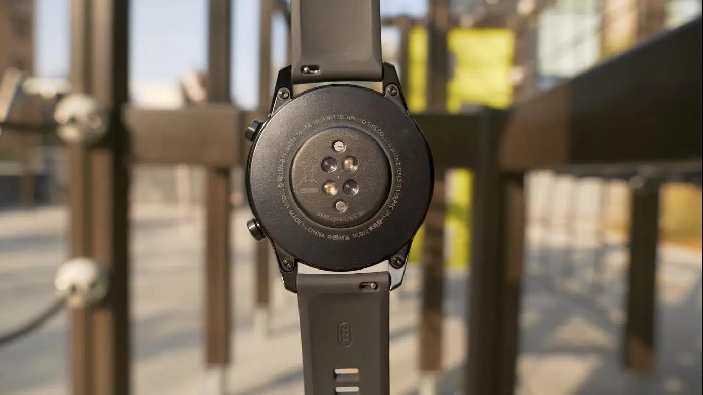 Полный обзор Huawei Watch GT 2 и сравнение с Amazfit GTR
