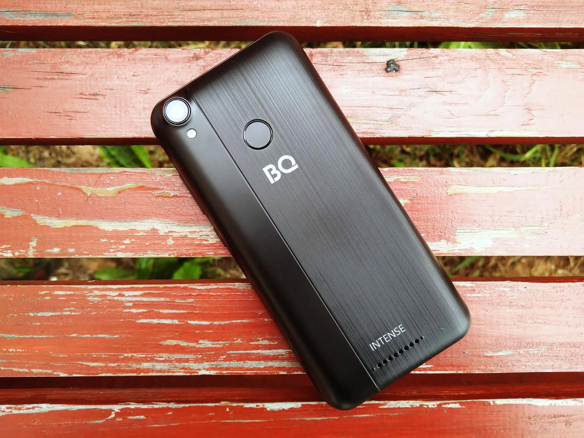 Обзор смартфона с большой батареей BQ Intense 5530L