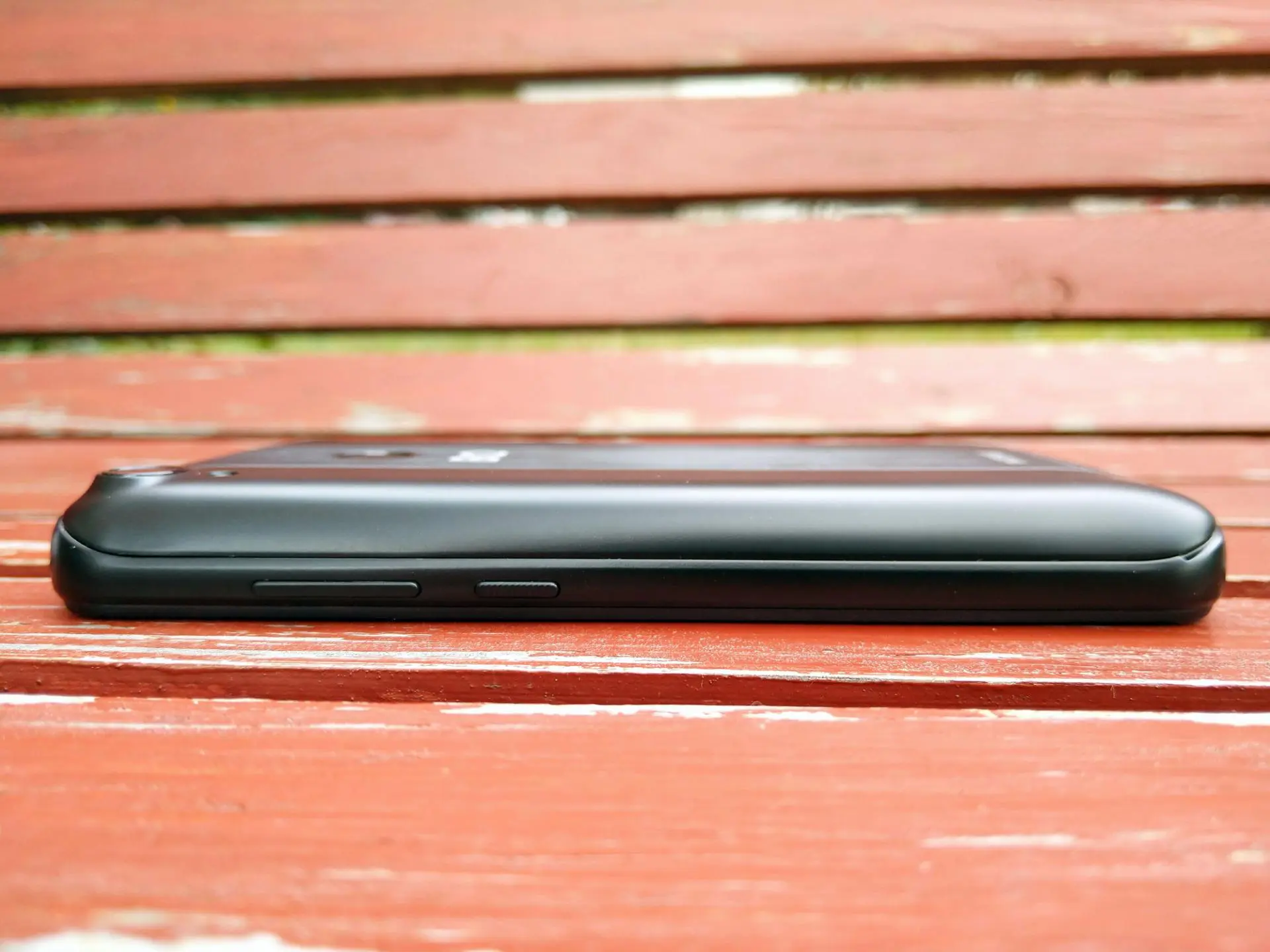 Обзор смартфона с большой батареей BQ Intense 5530L
