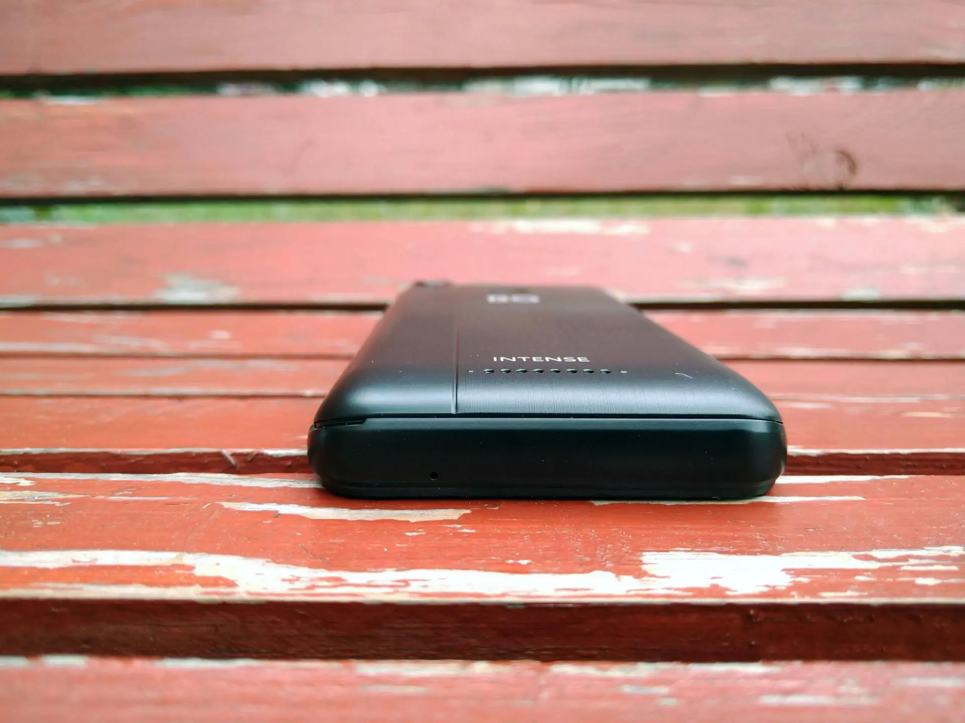 Обзор смартфона с большой батареей BQ Intense 5530L