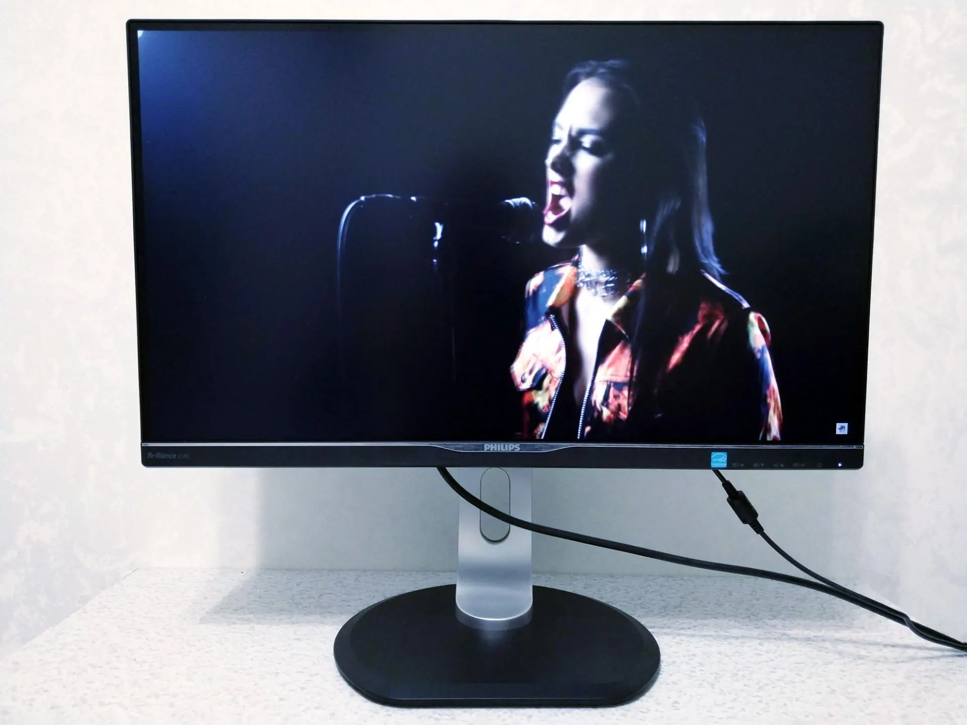 Обзор монитора Philips Brilliance 258B6QUEB