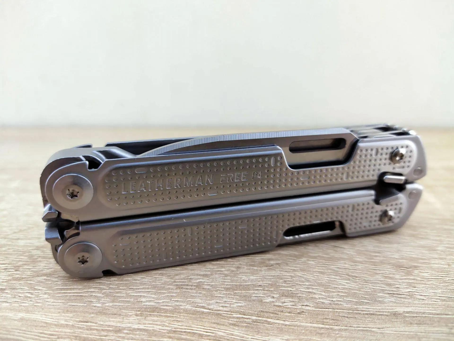 Тест-драйв&nbsp;мультитула Leatherman Free P4