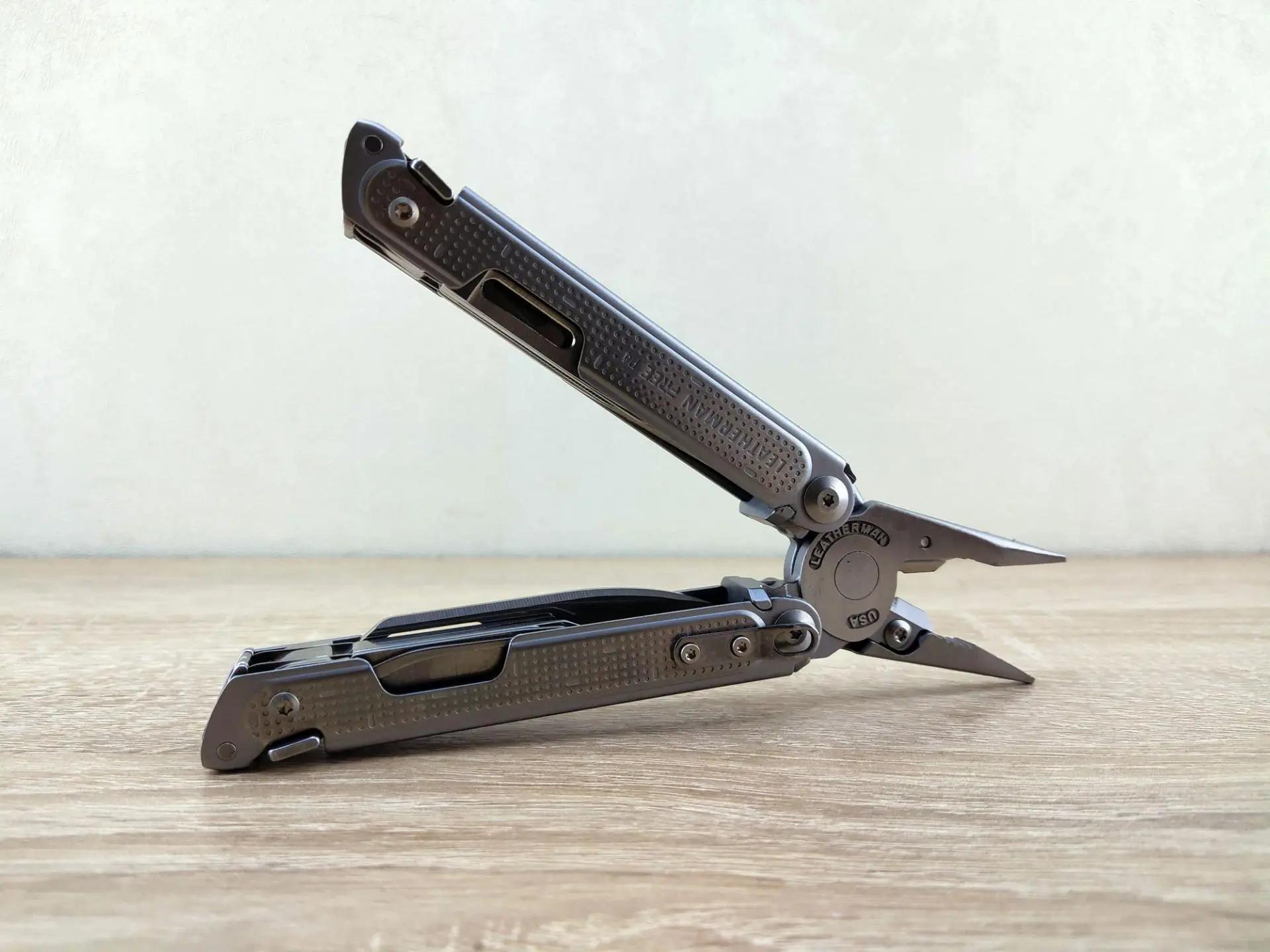 Тест-драйв&nbsp;мультитула Leatherman Free P4