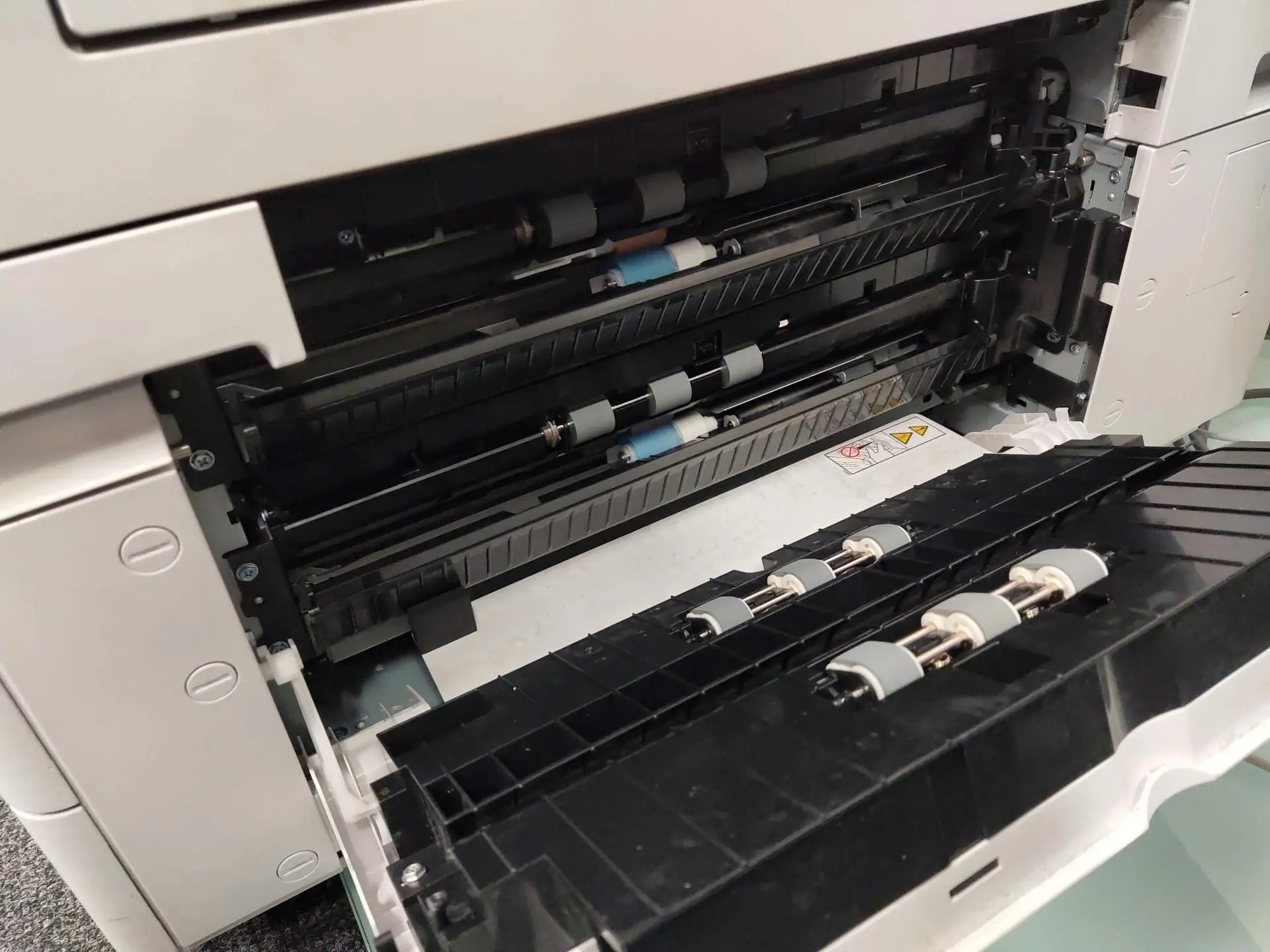 Обзор МФУ Ricoh IM C3000, облачной платформы RSI и EZ-приложений