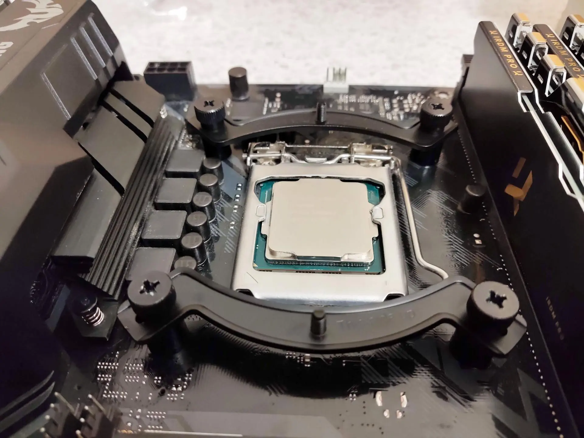 Сможет ли Intel Core i5-9600KF работать с отключённым кулером