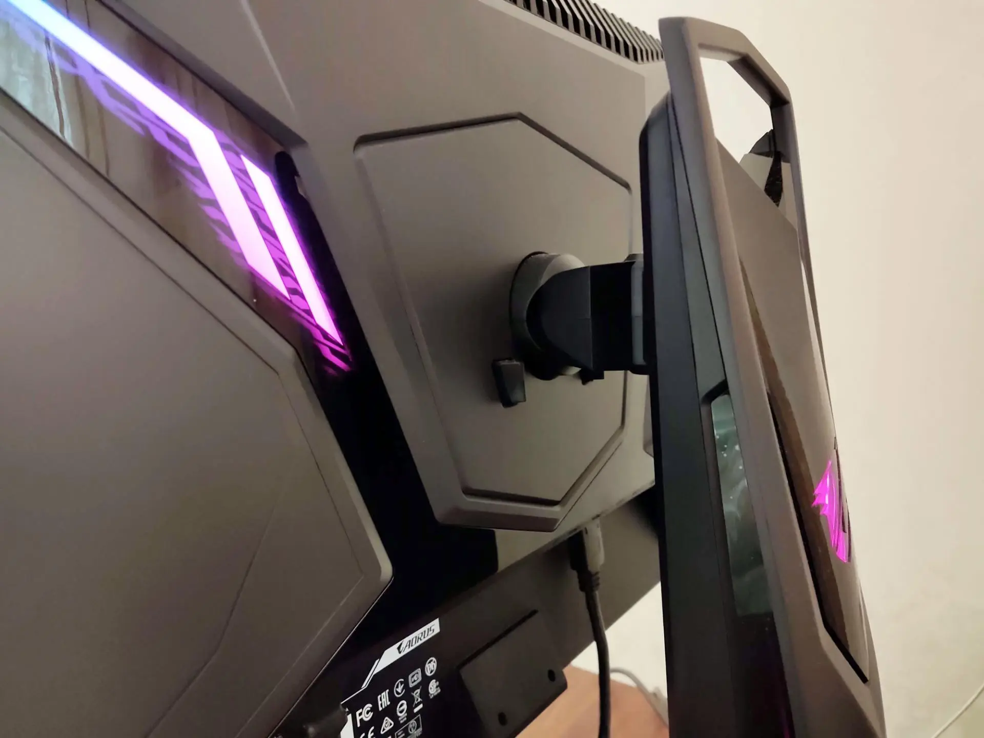 Обзор геймерского&nbsp;монитора Aorus FI27Q
