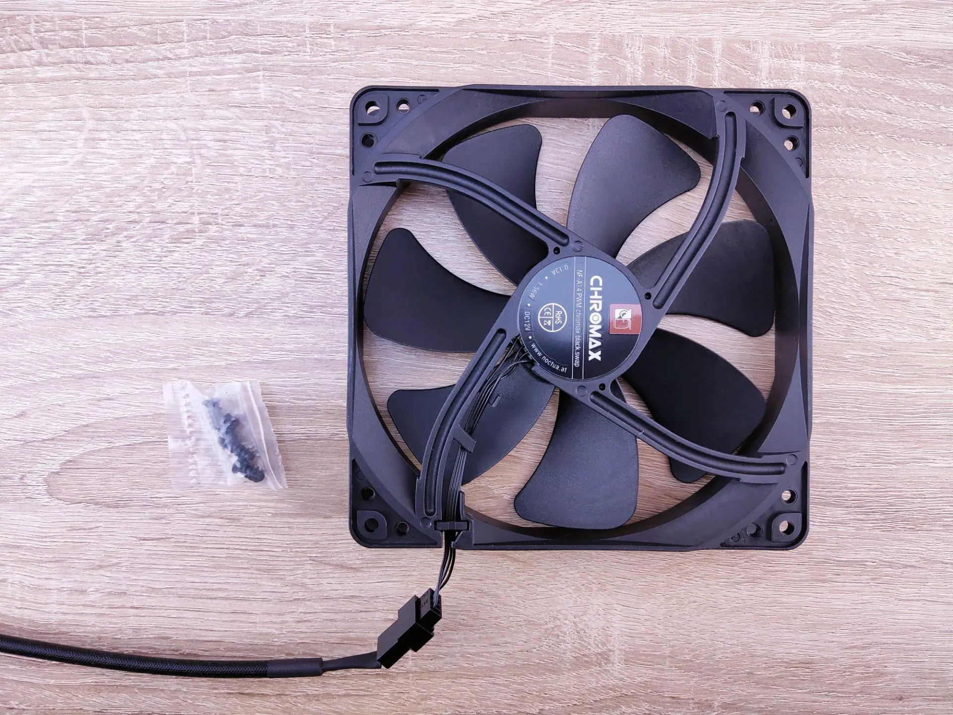 Обзор корпусных вентиляторов Noctua NF-A14, NF-S12A и контроллера NA-FC1