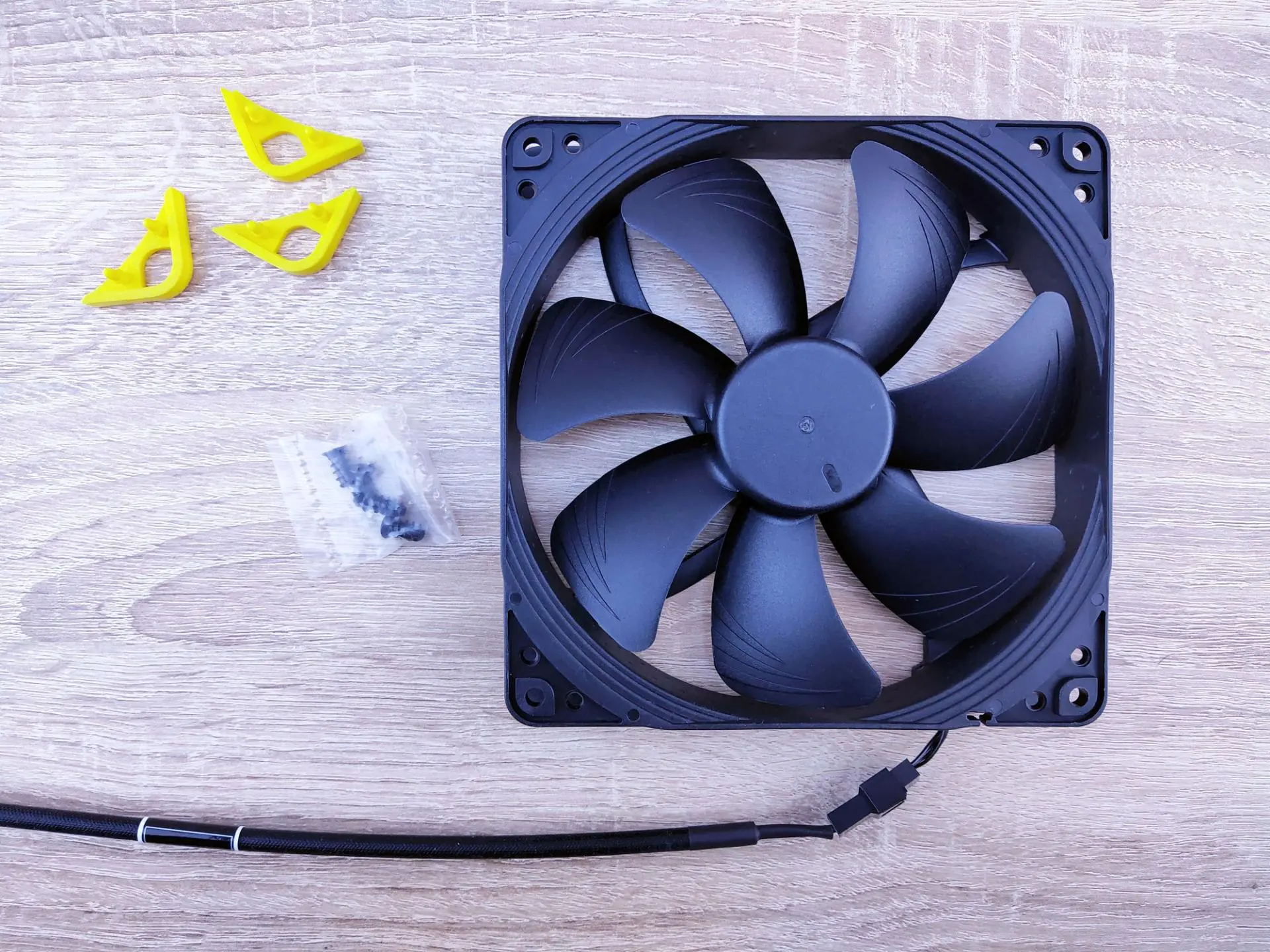 Обзор корпусных вентиляторов Noctua NF-A14, NF-S12A и контроллера NA-FC1