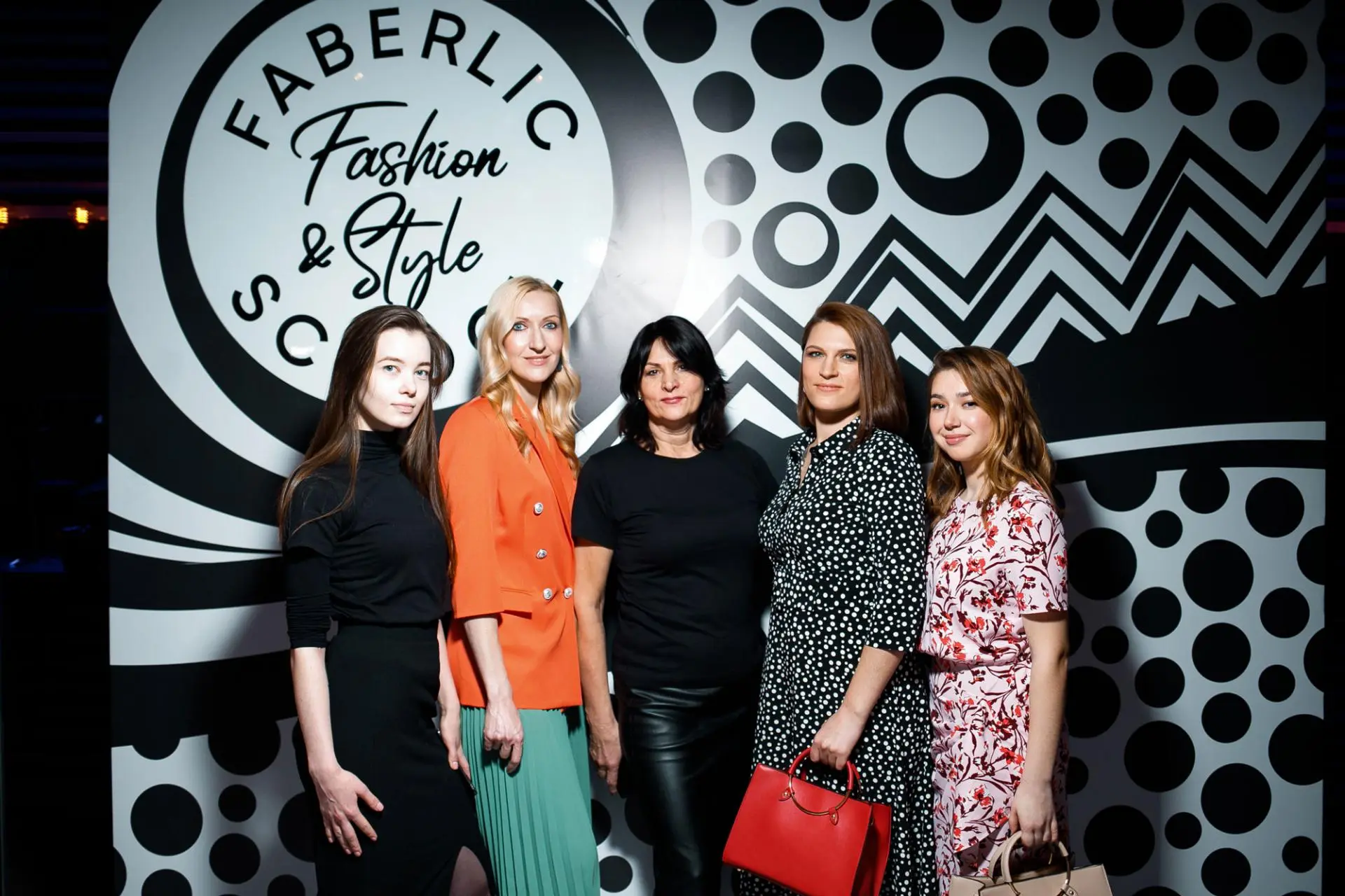 Трендовые Glamour, Romantic, Minimalism, а также Faberlic Men в новом сезоне весна/лето 2020 от Faberlic